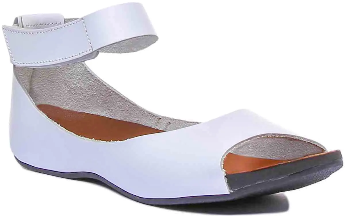 7020 Ankle Strap Peep Toe Sandal In White