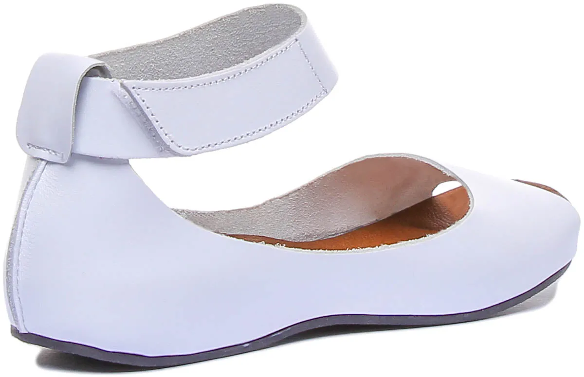 7020 Ankle Strap Peep Toe Sandal In White