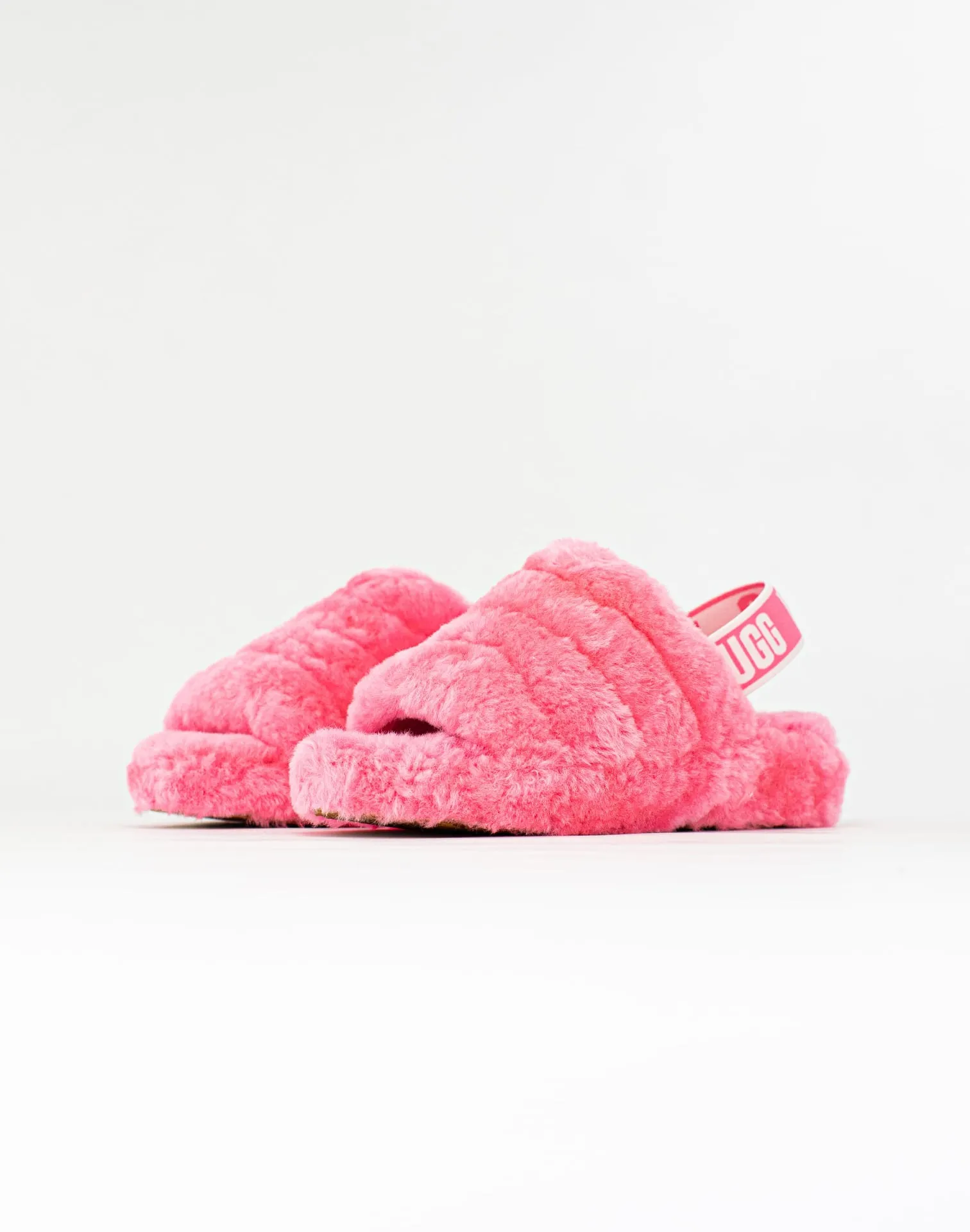 UGG FLUFF YEAH LOGO SLIDES
